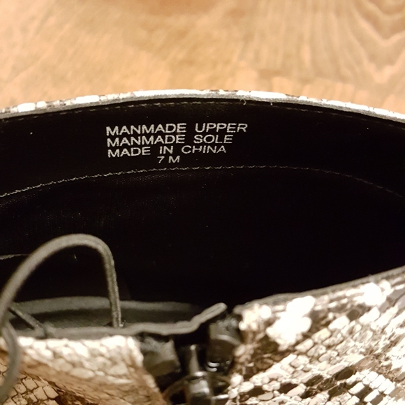 Loft stylish snake pattern short boots,NWT - Picture 5 of 8